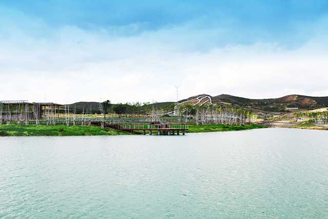 2-烏蘭浩特市神駿山生態(tài)修復(fù)及景觀項目.jpg 2-烏蘭浩特市神駿山生態(tài)修復(fù)及景觀項目.jpg